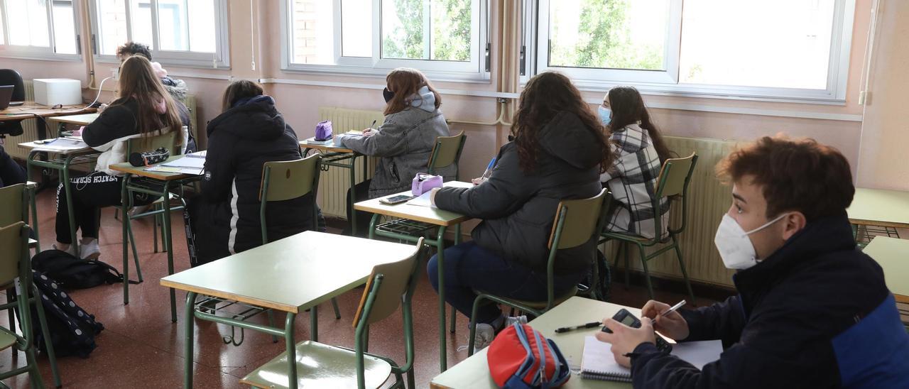 Alumnos en una clase en Gijón. | JUAN PLAZA