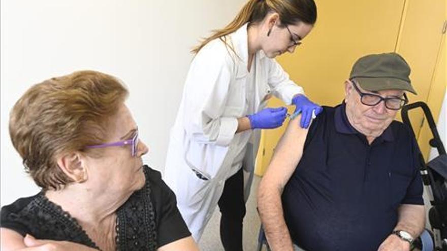 Las citas de la vacuna de la gripe se demoran hasta 35 días en Castellón