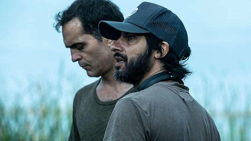 Marc Vigil construye "una metáfora de España" sobre "El silencio del pantano"