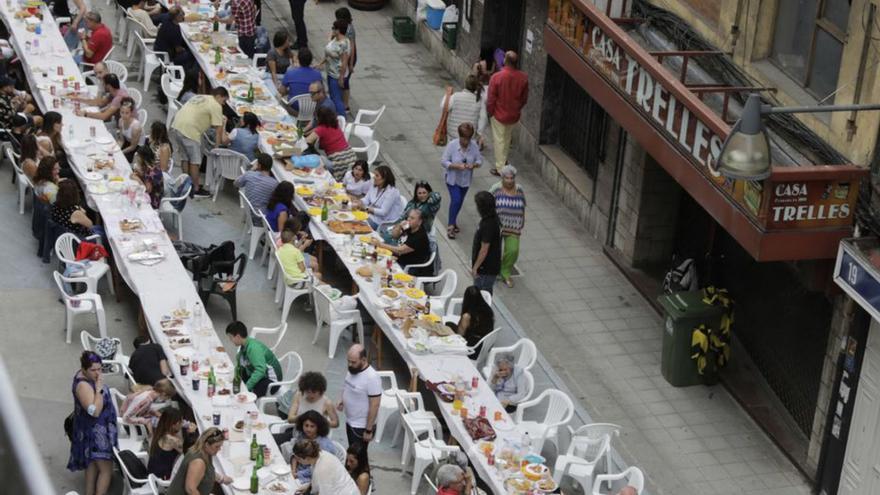 Laviana abre el plazo para participar en la comida en la calle del 11 de mayo