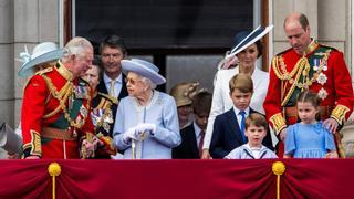 Castillos, tierras, joyas, obras de arte... Esta es la fortuna que deja Isabel II