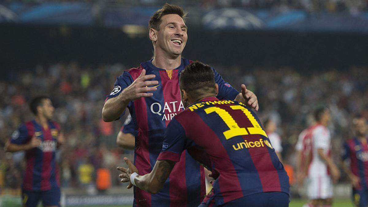 Neymar celebra con Messi su gol ante el Ajax en el Camp Nou