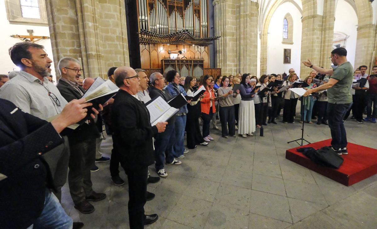 Ensayo del Coro que cantará a León XIV en la Catedral de Santa Ana Ensayo del Coro que cantará a León XIV en la Catedral de Santa Ana