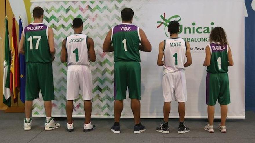 Las nuevas equipaciones ya han visto la luz públicamente, tanto la verde como la blanca.