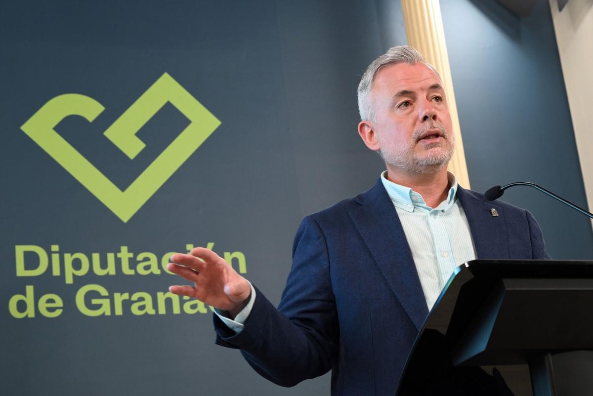 La Junta de Andalucía nombra como viceconsejero de Sanidad a Nicolás Navarro.