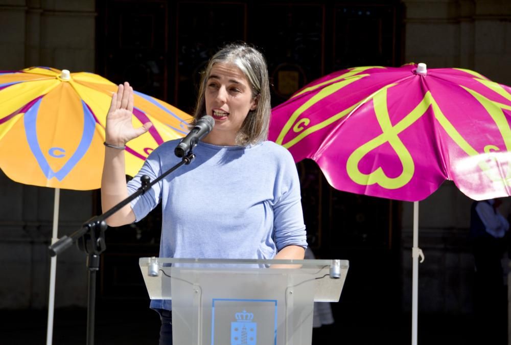La asociación de sordos Acopros transforma en parasoles las pancartas de actos municipales como iniciativa de economía social.