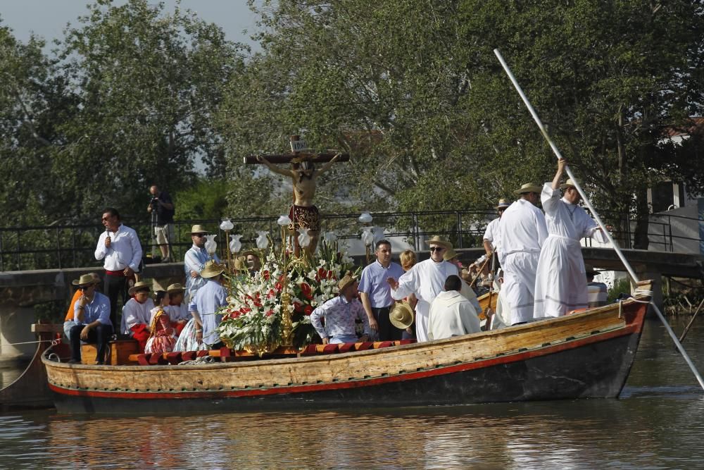 Encuentro de los Cristos de El Palmar, Catarroja, Silla y Massanassa en el Lago de la Albufera