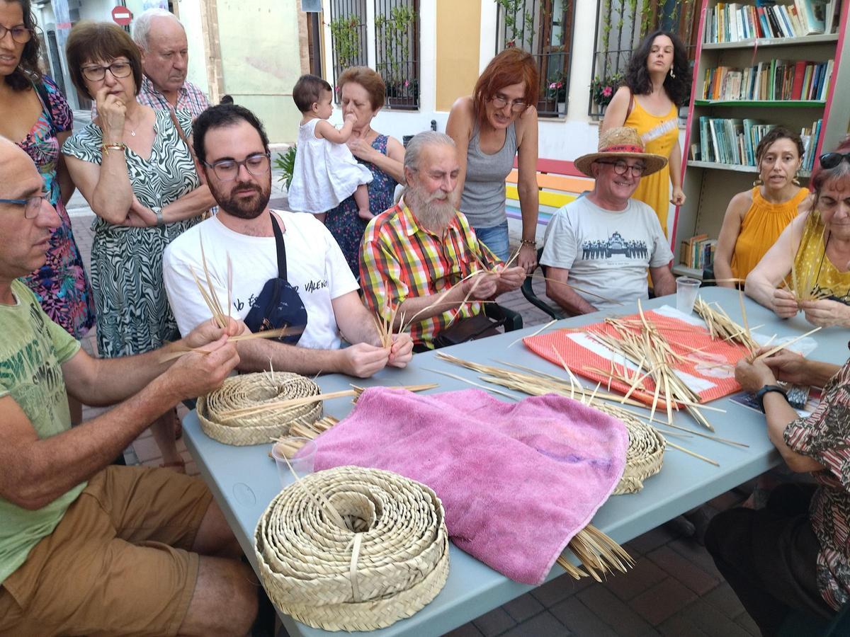 Paciencia y laboriosidad: la "llata" es genuino arte popular