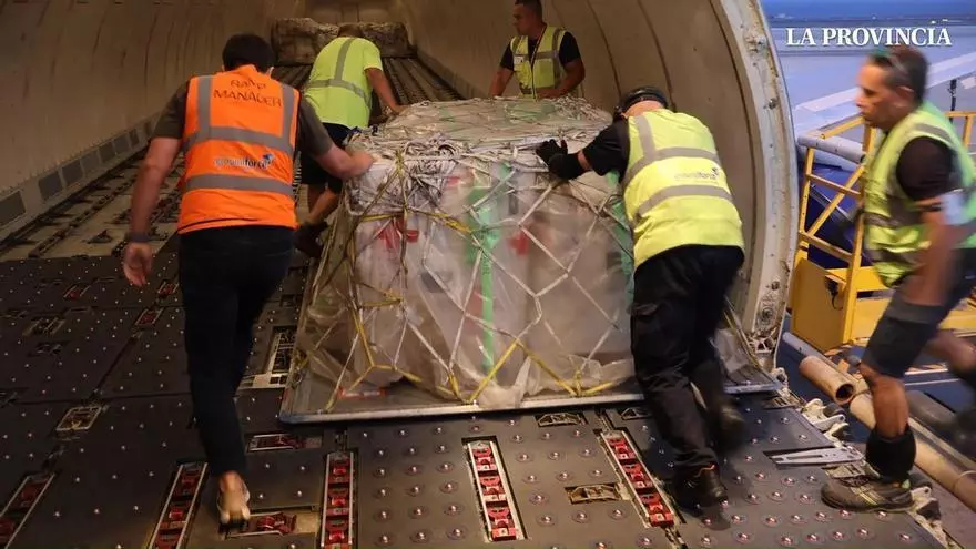 Así salen desde Gran Canaria las 45 toneladas de ayuda humanitaria de Cruz Roja rumbo a Venezuela