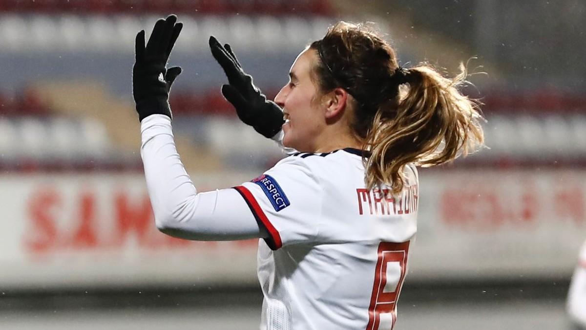 Mariona Caldentey celebra un gol en Bakú