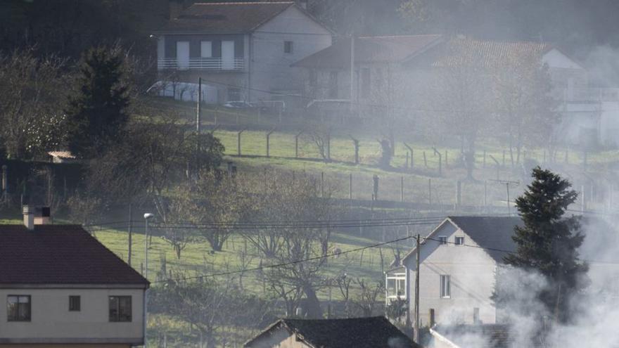 Imagen de una quema agrícola en Ourense.   | // I.OSORIO