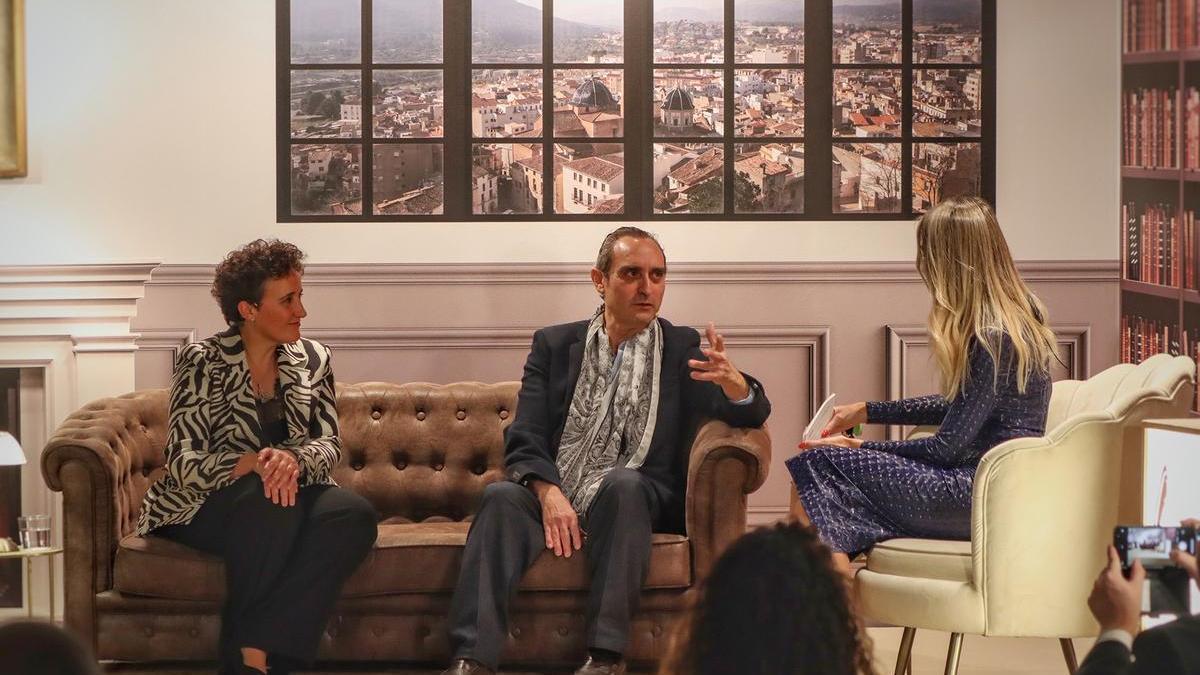 La alcaldesa de Onda, Carmina Ballester, en una edición anterior del Premi Literati Ciutat d'Onda.