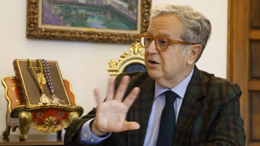 Salvador Fuentes, en su despacho en el Palacio de la Merced.