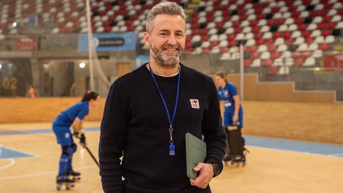 Stanis García, durante un entrenamiento del HC Coruña en el Palacio de los Deportes de Riazor.