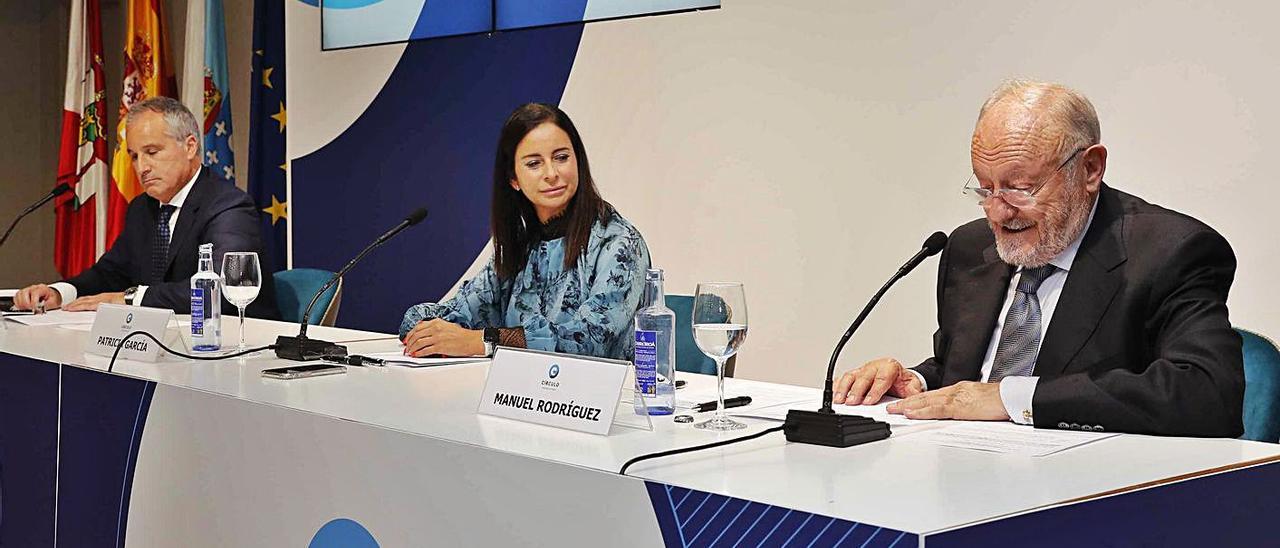 Rocha, Patricia García y Rodríguez durante su discurso.  // P. HERNÁNDEZ