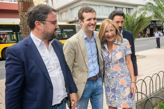 Pablo Casado (PP) hace campaña en Canarias