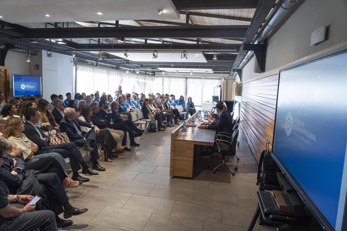 Cierre de la graduación de los alumnos de la 27ª edición de Qui pot ser Empresari 2026.