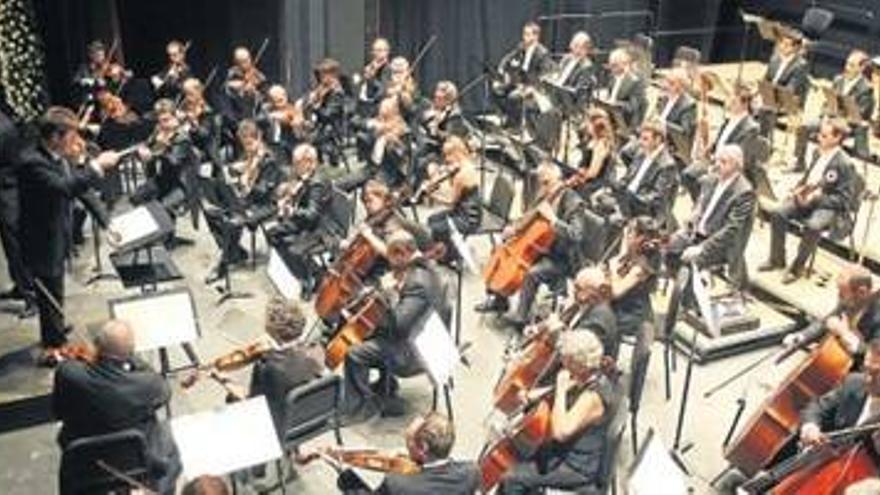 Junta y Ayuntamiento buscan director para la Orquesta