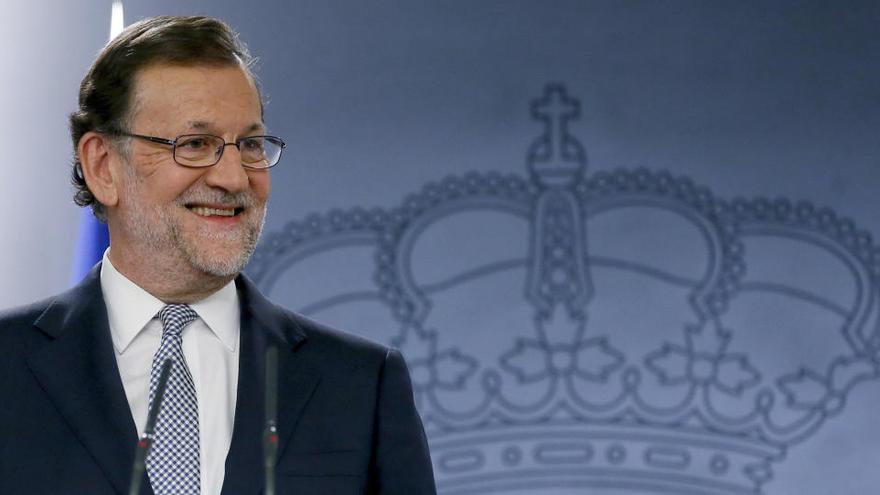 Rajoy obre la nova ronda de contactes trucant Sánchez i Rivera