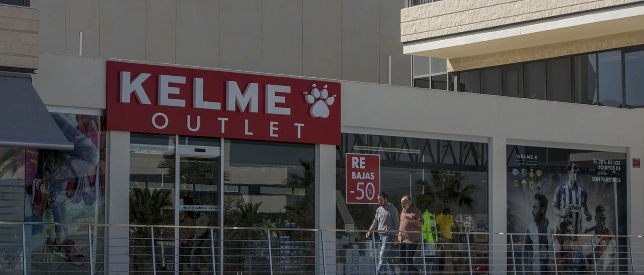 El outlet de Kelme en el Parque Empresarial de Elche.