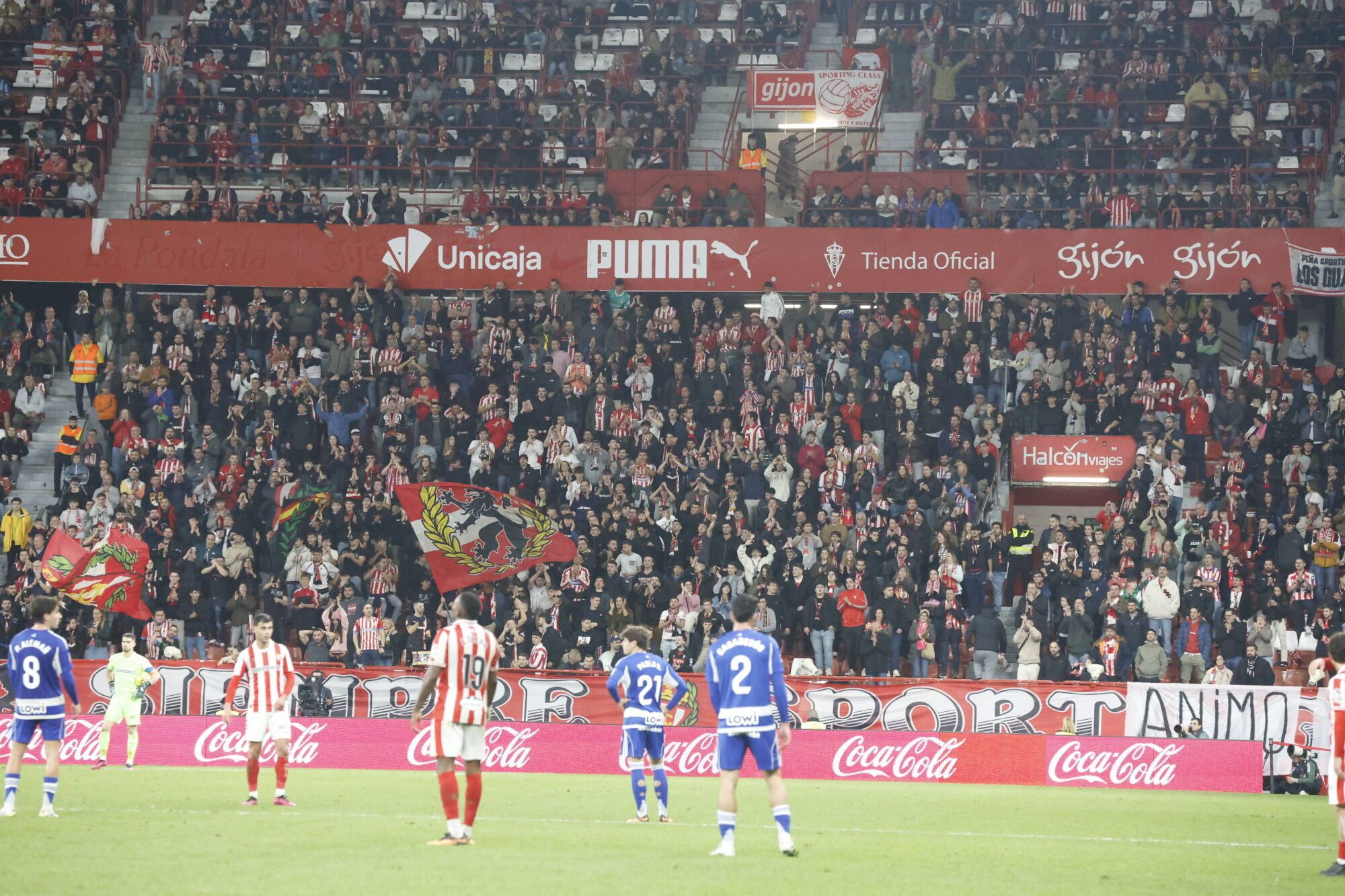 EN IMÁGENES: Gran victoria del Sporting contra el Granada en El Molinón