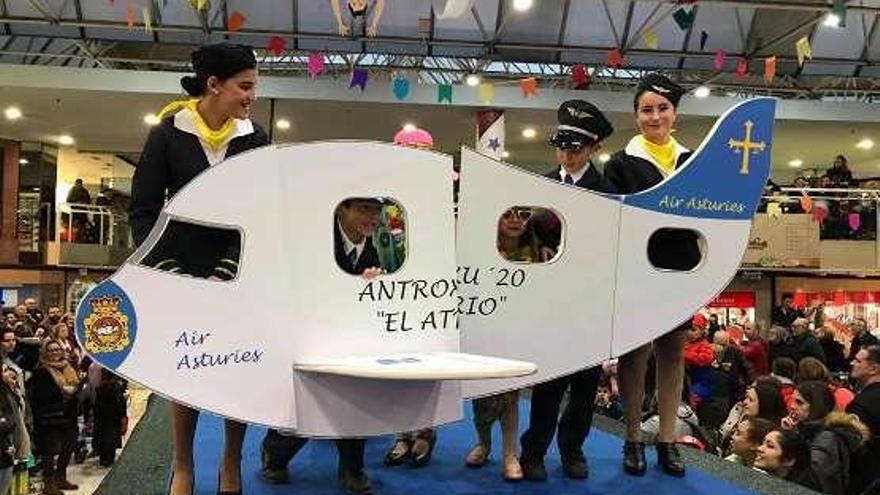 Uno de los participantes en el desfile de El Atrio.