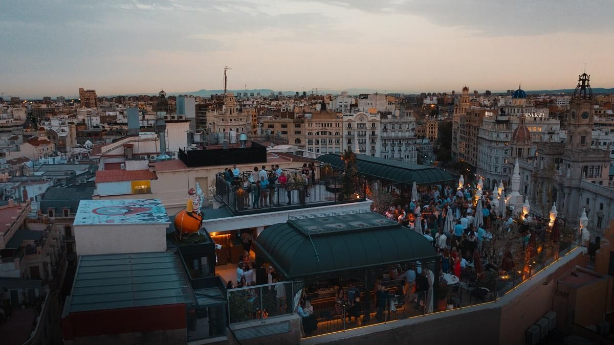 Atenea Sky: la experiencia imprescindible en València que combina vistas, cultura y gastronomía de autor