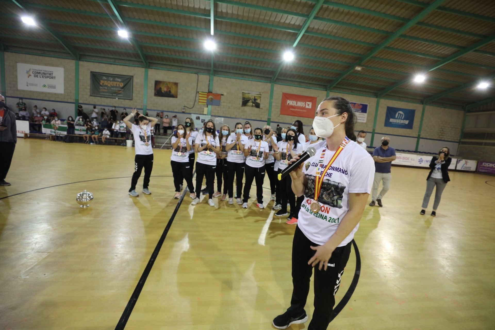 Recibimiento y celebración de las campeonas de la Copa de la Reina en su casa de Carrús