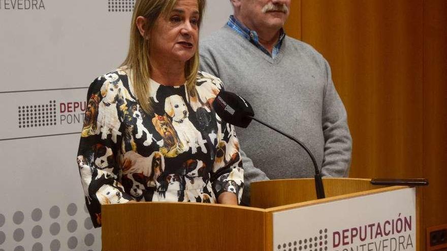 Carmela Silva y César Mosquera, ayer en rueda de prensa. // Rafa Vázquez