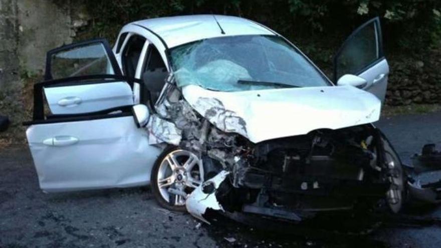 Un conductor ebrio y sus 5 acompañantes heridos al impactar su coche con una casa en Baiona