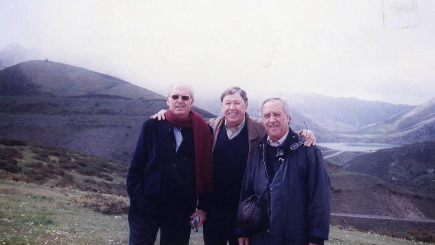 De izquierda a derecha, Tommy Naranjo, Carmelo Santana y Moisés Rodríguez, en un viaje a los Picos de Europa.