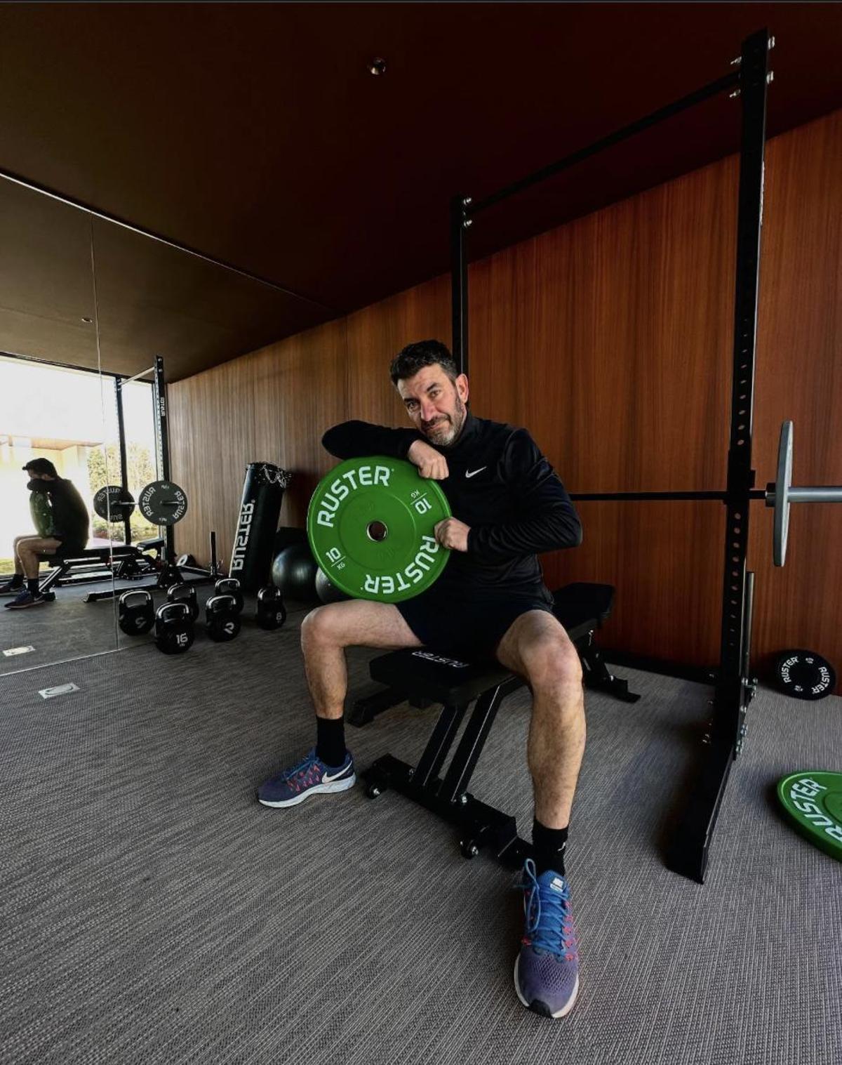 La casa de Arturo Valls cuenta con gimnasio privado