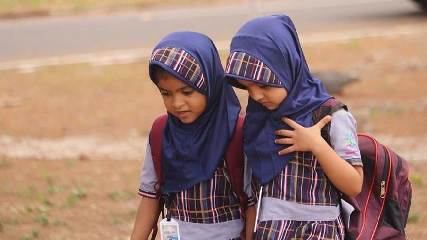 Dues escolars musulmanes
