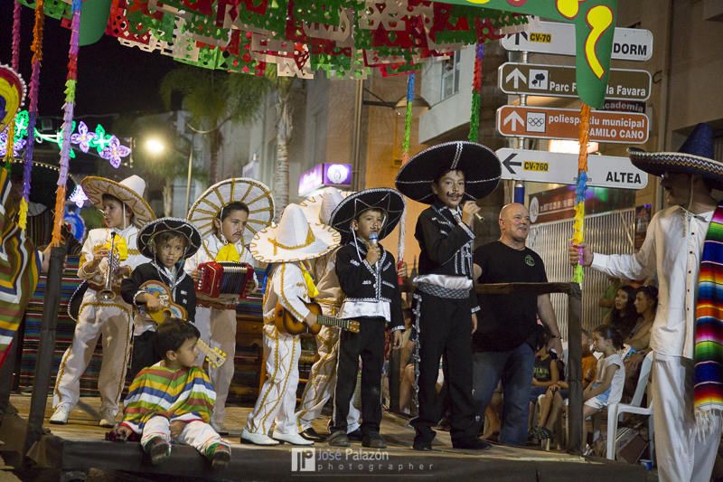 Una ola de color inunda las calles de La Nucía