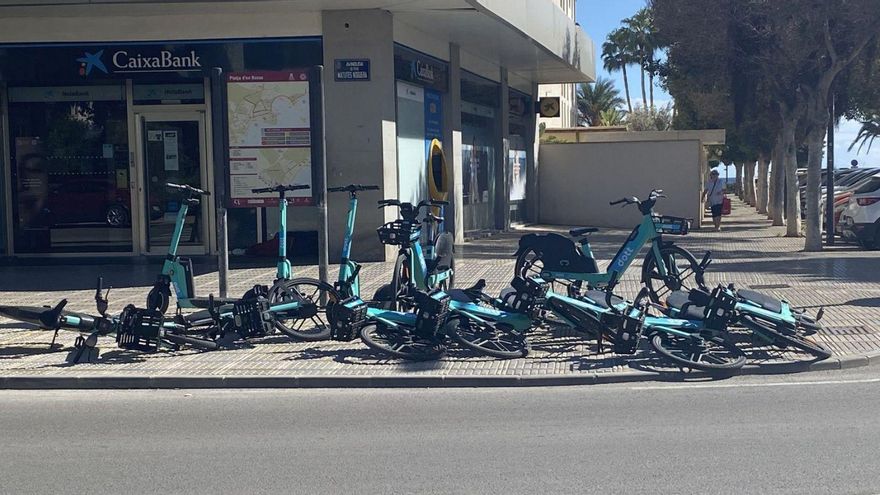 El viento tumba bicis y patinetes