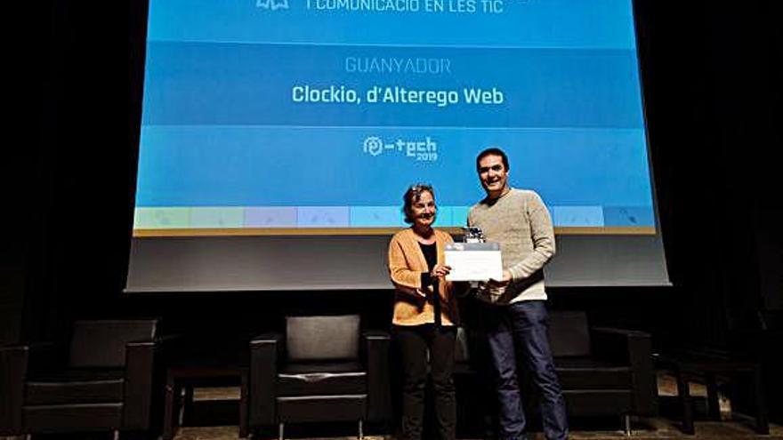 Clockio va rebre el premi E-TECH a la millor gestió en llengua de les TIC.