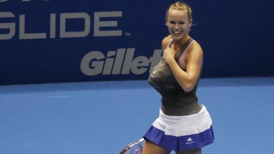 Caroline Wozniacki imita a Serena Williams