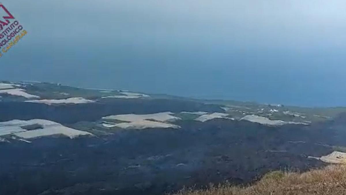 La lava del volcán vista desde la montaña de La Laguna.