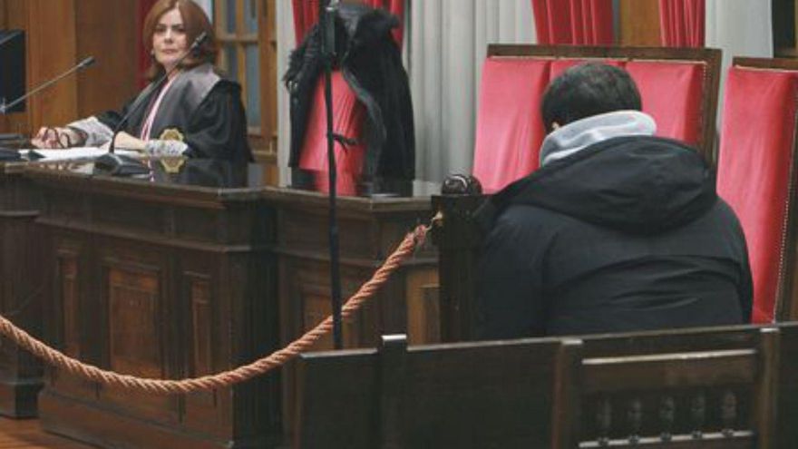 Tres años de prisión y multa para un acusado que ocultaba cocaína de alta pureza en la ropa interior