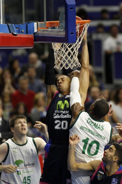 El Unicaja frena su racha victoriosa con una derrota en el BarclayCard Center de Madrid