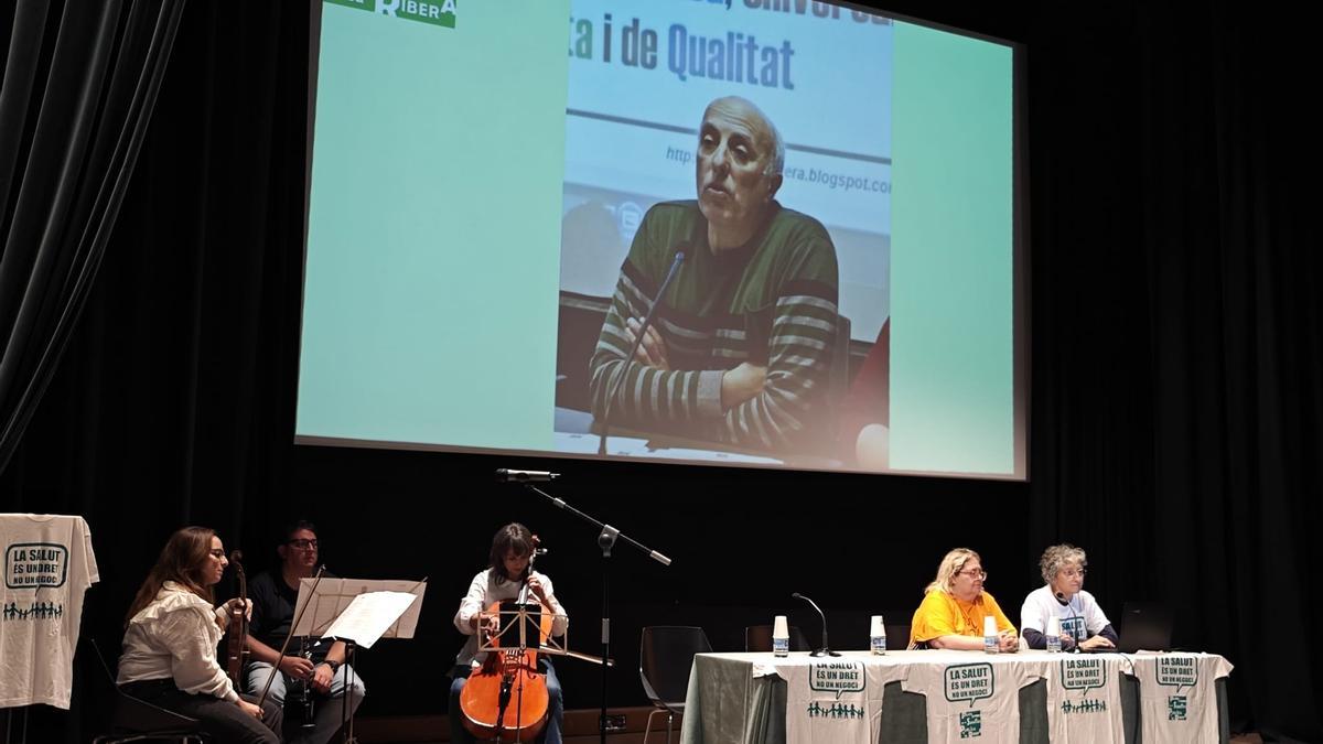La Casa de la Cultura de Alzira acoge un homenaje a Eduard Hervàs.