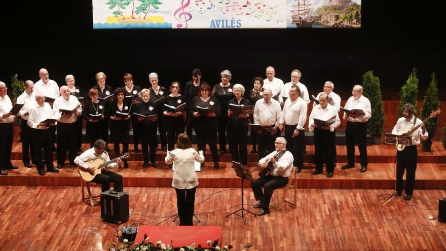 El Encuentro Coral de Habaneras de Avilés reúne a ocho coros del norte de España