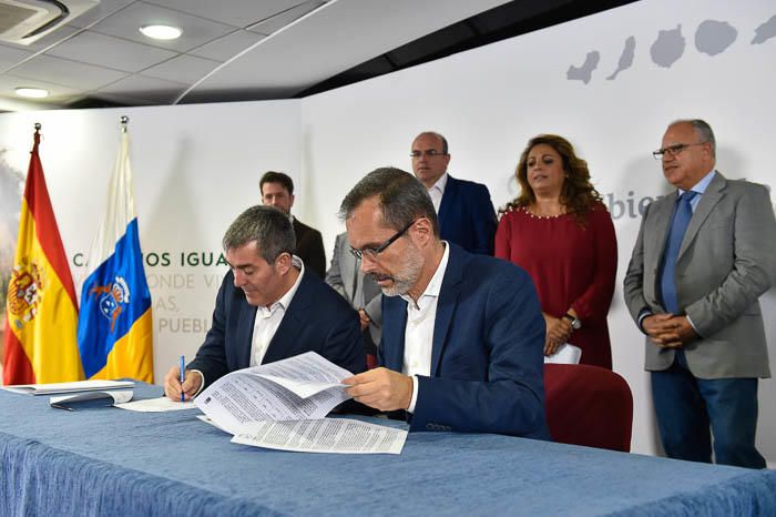 Firma del convenio del Plan de Infraestructuras ...