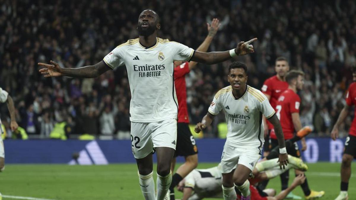 Rüdiger celebra su tanto ante el Mallorca.