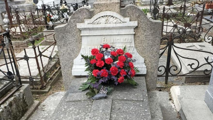 Corona de los hermanos de Longinos a Ramón Álvarez | CEDIDA