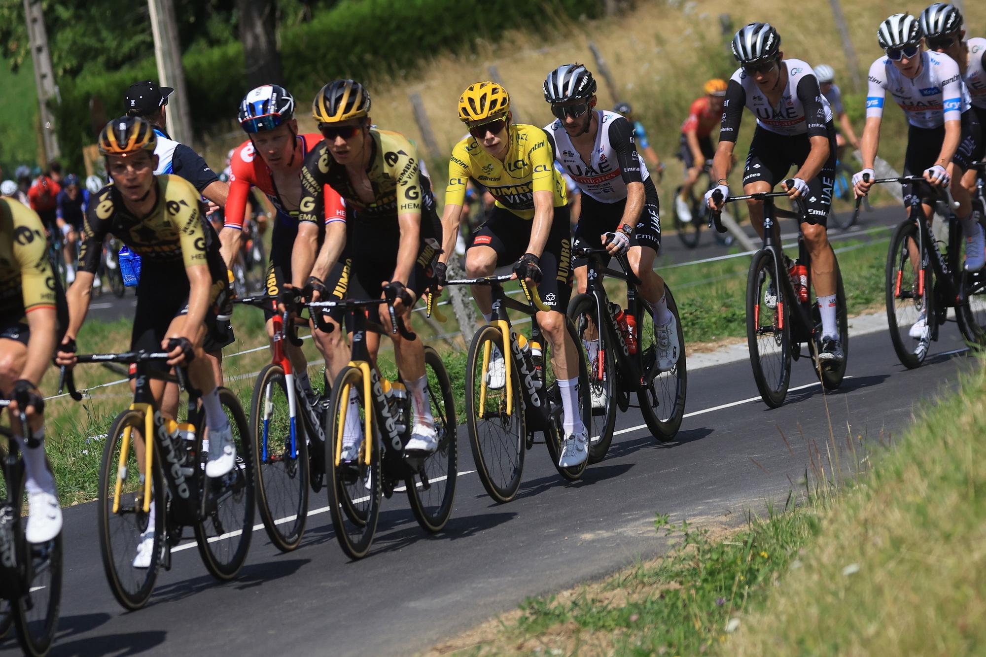 IMÁGENES | Las mejores imágenes de la etapa 14 del Tour de Francia