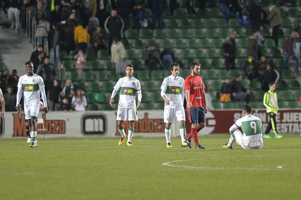 El Elche gana al Olot pidiendo la hora (2-1)