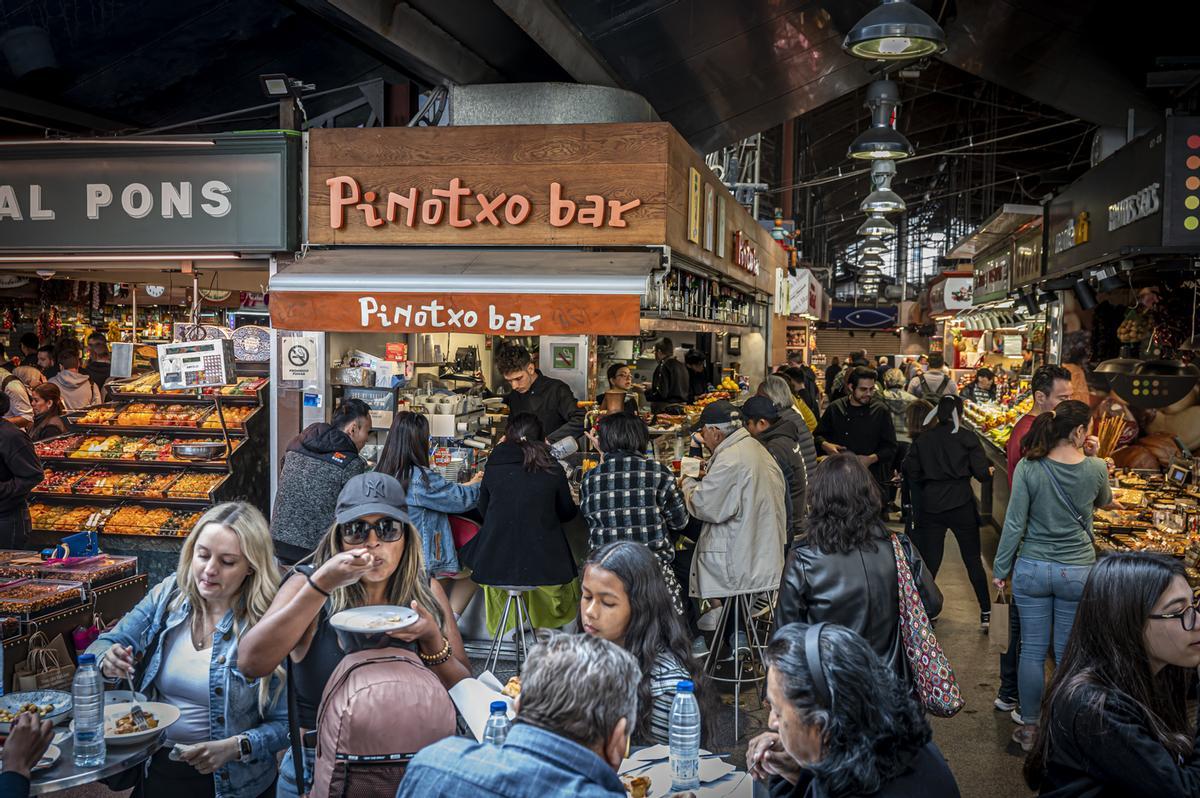 La jueza ordena al nuevo operador del bar Pinotxo de la Boqueria dejar de usar ese nombre comercial