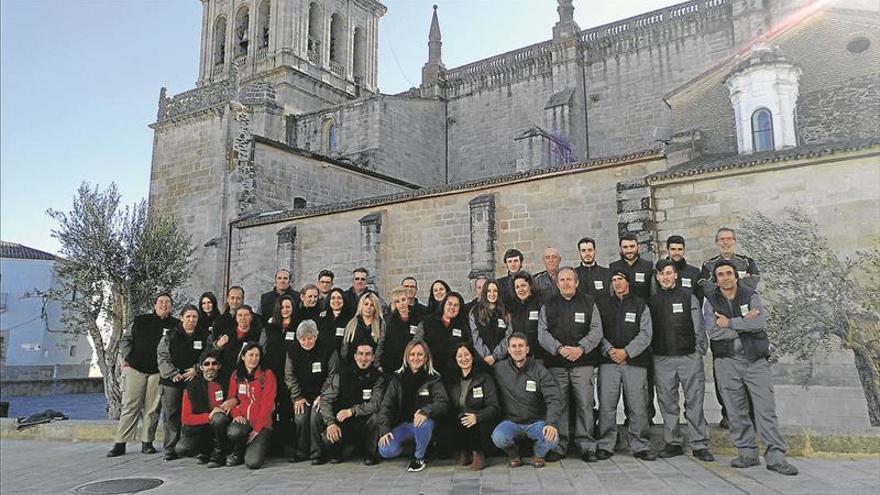 Una escuela profesional forma en jardinería y carpintería metálica