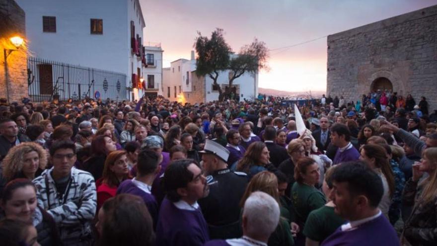 Imagen de archivo de una procesión del Viernes Santo en Ibiza.